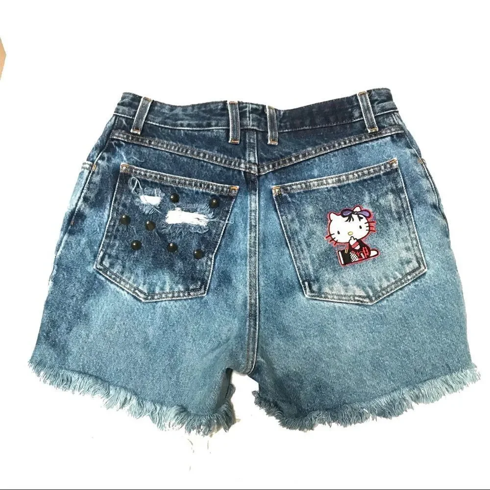 Re-purposed Bongo vintage baggy hi rise light wash denim jean shorts L‎